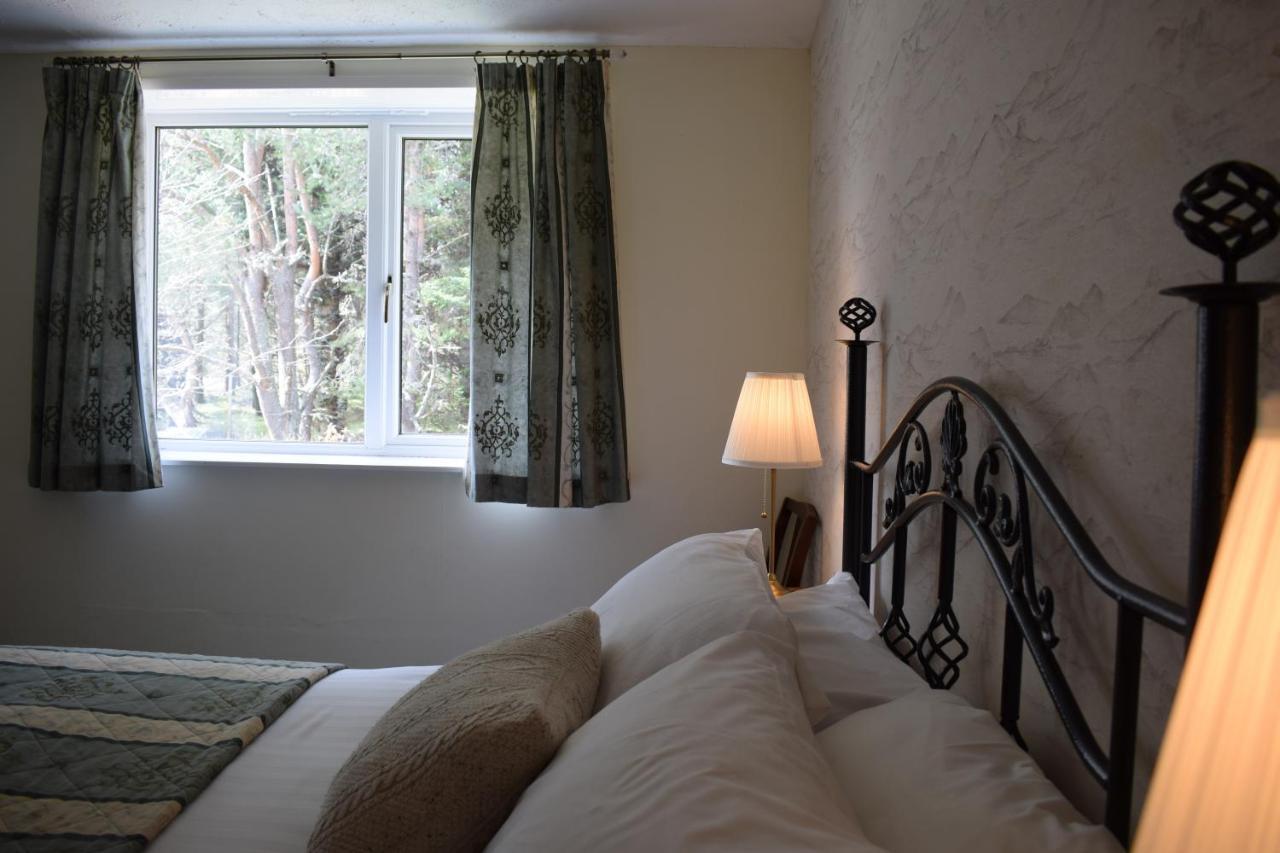 Glenan Lodge Self Catering Tomatin ภายนอก รูปภาพ